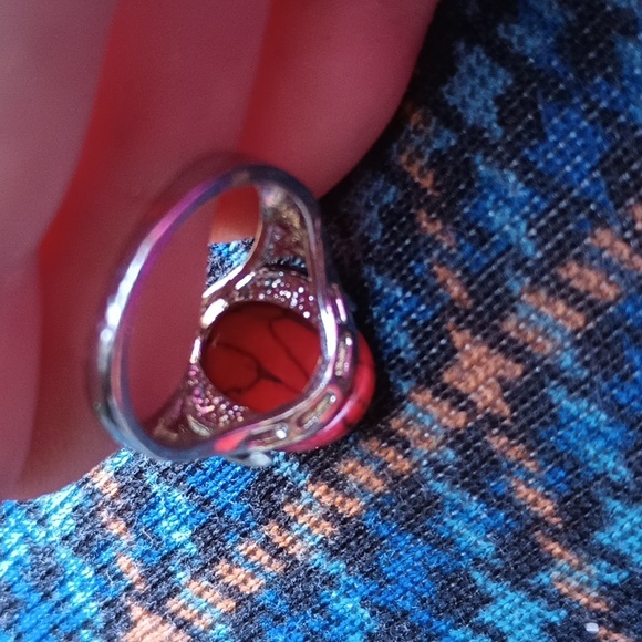 Red & Black Oval Ring w Silver Band - Picture 8 of 8